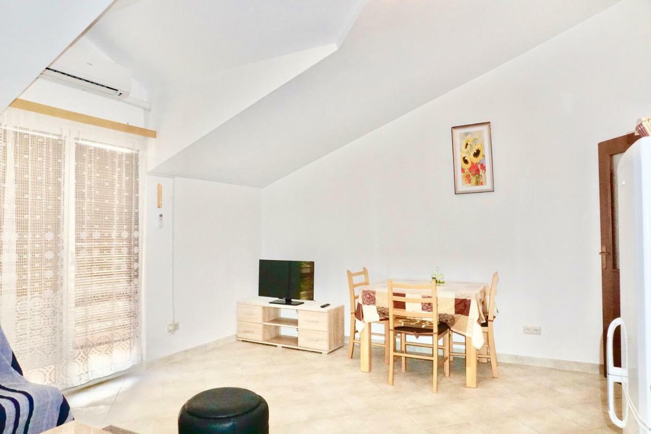 Rosette Apartment Seget Vranjica Exteriör bild